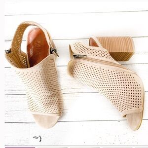 MIA Carolyn Side Zip Bootie